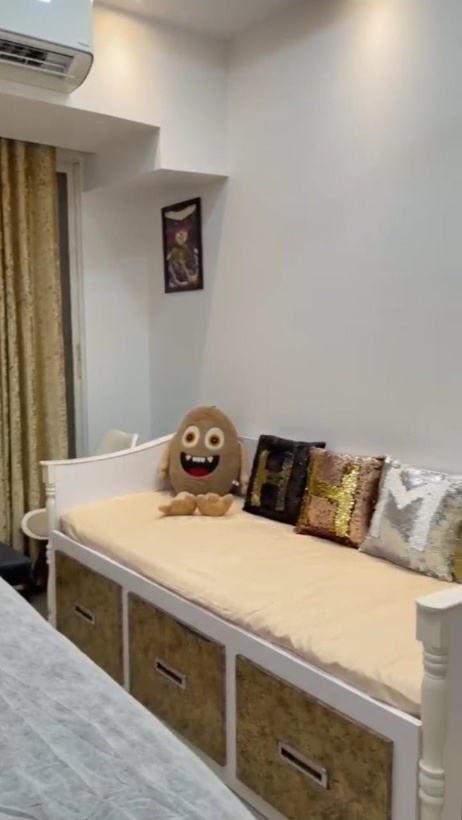 Patient Relaxation & Consultation Lounge